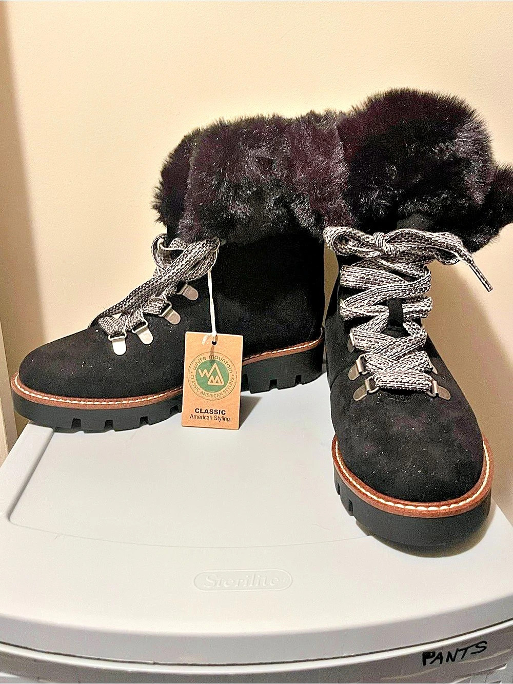 White Mountain Glamorous Black Textile Faux Fur Lined Lace-Up Ankle Bootie 8M
